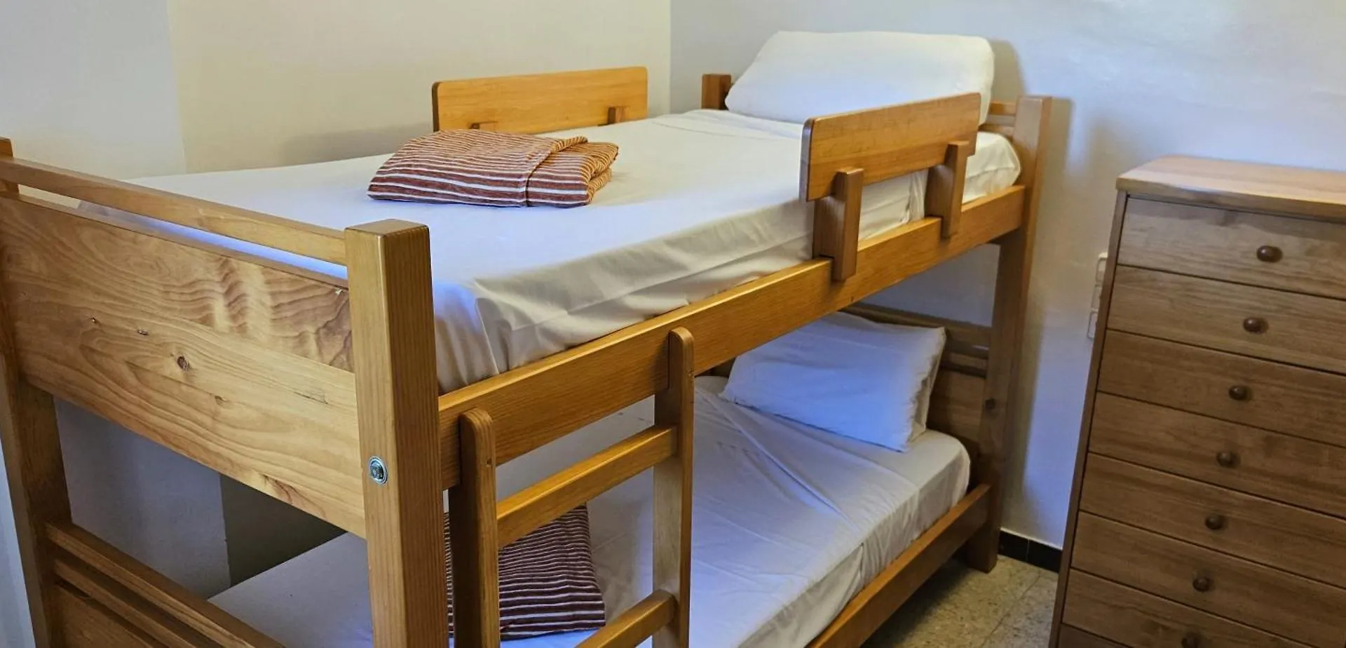 Apartamentos La Masia L'Estartit 0*,  España