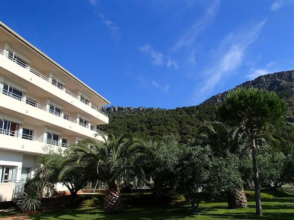 Apartamentos La Masia 레스타르티트